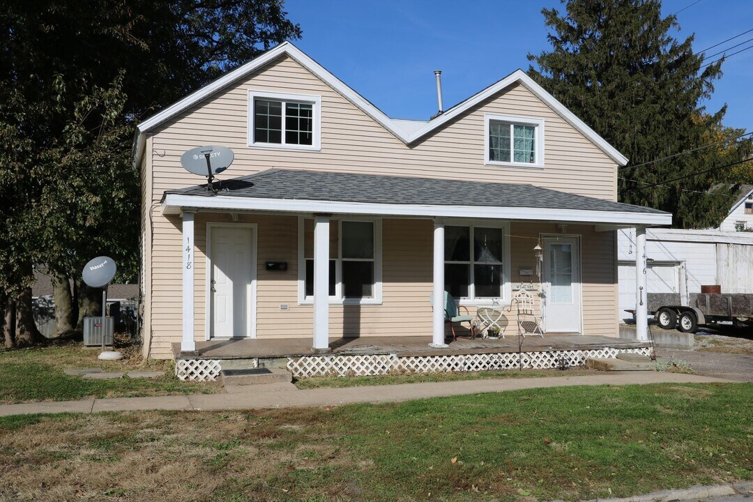 1418-1418 Smith St in Burlington, IA - Building Photo