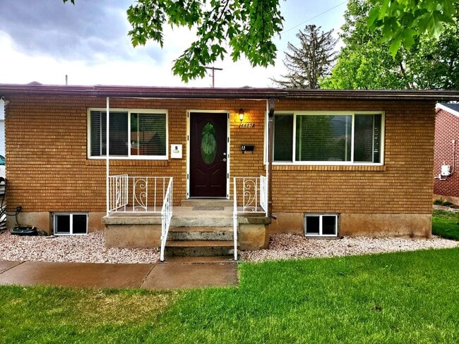 property at 4485 S Ridgeline Dr