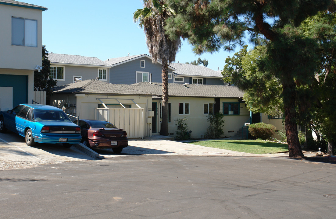 5050-56 Woodyard Ave in La Mesa, CA - Building Photo