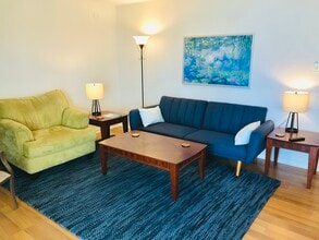 3349 S Monaco Pky, Unit B in Denver, CO - Building Photo - Building Photo