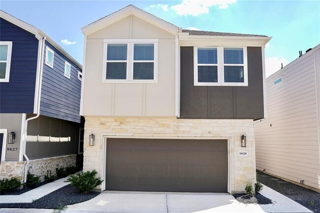 property at 9829 Heritage Run Ln