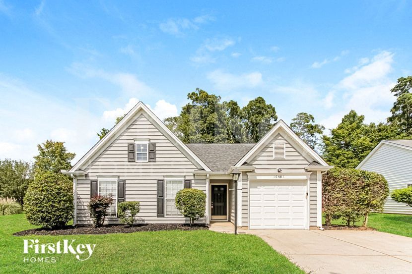 16101 Wrights Ferry Rd in Charlotte, NC - Building Photo