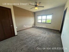 128 Wisconsin St in West Bend, WI - Building Photo - Building Photo