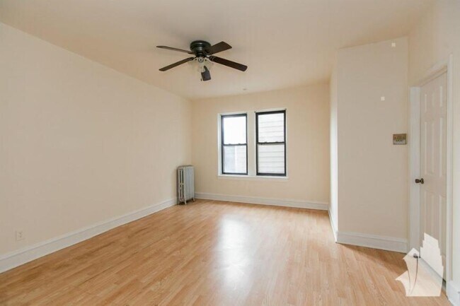 property at 4851 N Damen Ave