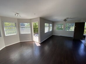 12465 Harris Rd in Pitt Meadows, BC - Building Photo - Building Photo