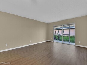 625 SE Van Loon Terrace in Cape Coral, FL - Foto de edificio - Building Photo