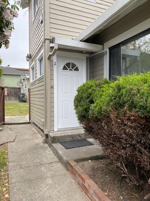 320 San Antonio Ave in San Bruno, CA - Building Photo - Building Photo