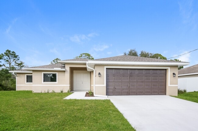 3212 44th St W in Lehigh Acres, FL - Foto de edificio - Building Photo