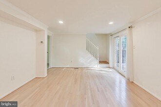 8932 Barrowgate Ct in Potomac, MD - Building Photo - Building Photo
