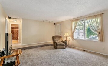 8408 SW Tygh Loop in Tualatin, OR - Building Photo - Building Photo