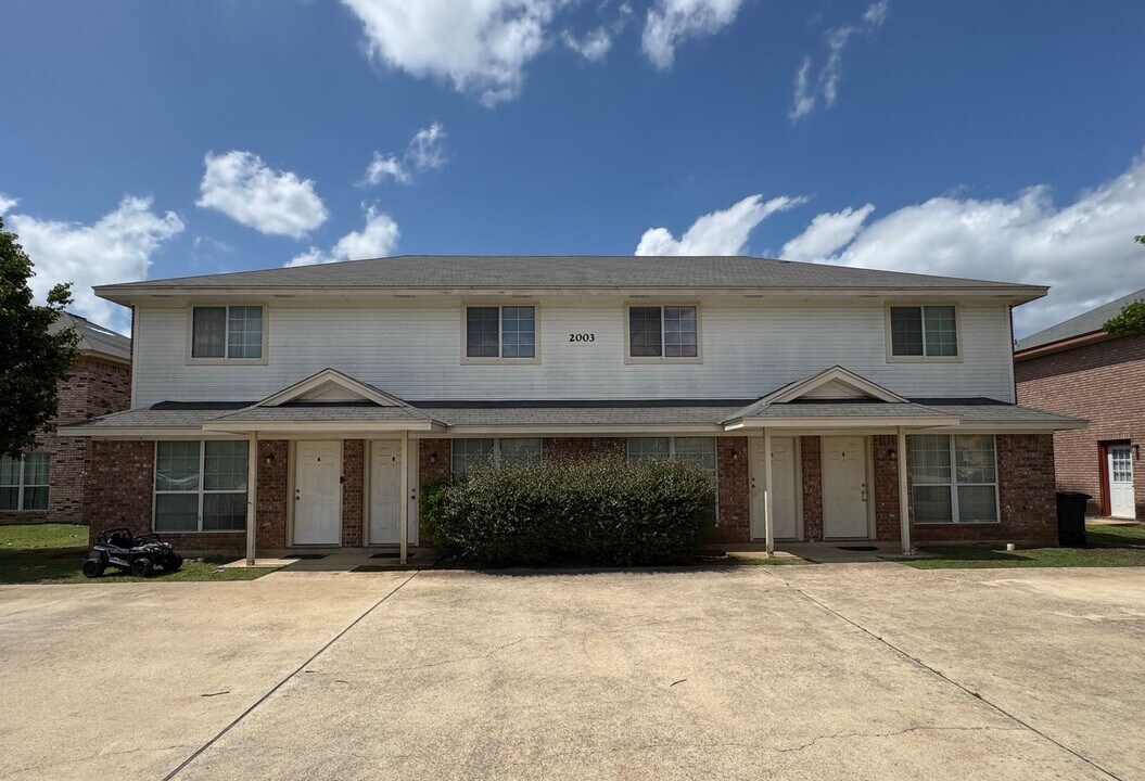 2003 Monte Carlo Ln-Unit -Apt C in Killeen, TX - Building Photo