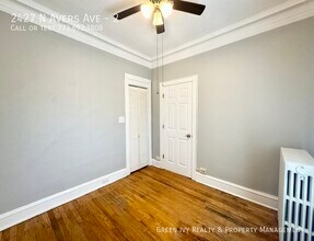 2427 N Avers Ave in Chicago, IL - Building Photo - Building Photo
