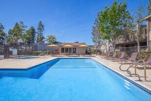 Eastwood Apartment Homes in Anaheim, CA - Building Photo