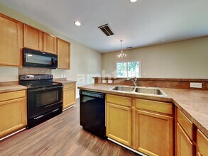 910 Laurel Oaks Ln in Moncks Corner, SC - Building Photo - Building Photo