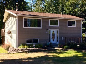 21101 NE 66th St in Redmond, WA - Building Photo