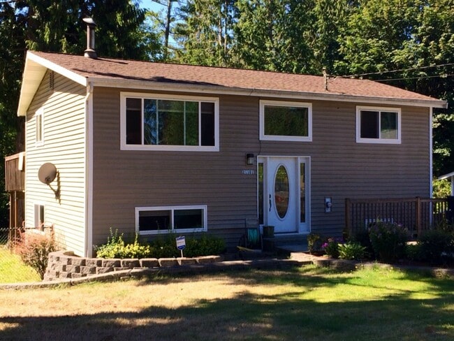 property at 21101 NE 66th St