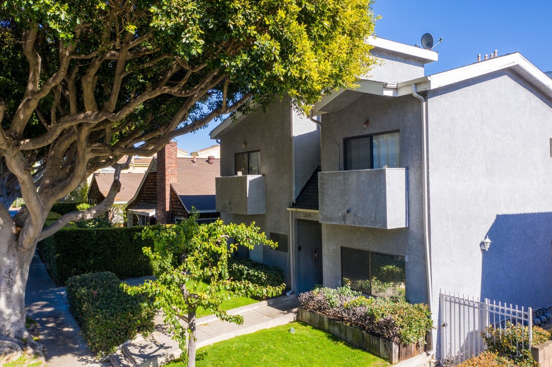 Arizona Apartments in Santa Monica, CA - Building Photo