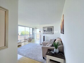 375 Atlantic Ave in Long Beach, CA - Building Photo - Building Photo