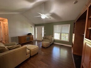 101 Manning Way in Elon, NC - Building Photo - Building Photo