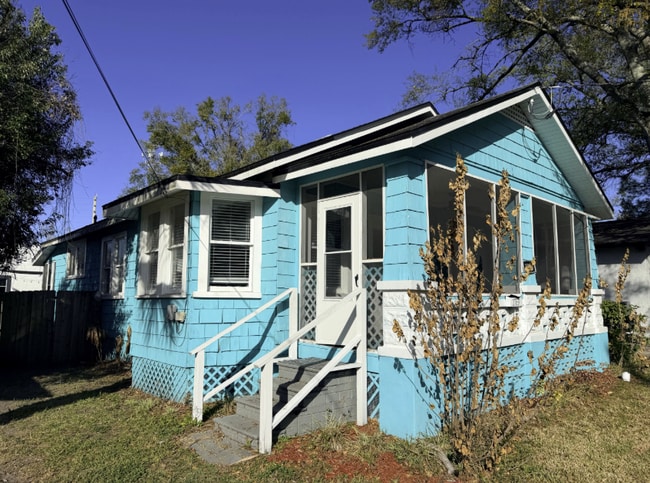 1763 Landon Ave in Jacksonville, FL - Foto de edificio - Building Photo