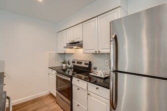 2704 Wheless Ln, Unit A in Austin, TX - Foto de edificio - Building Photo