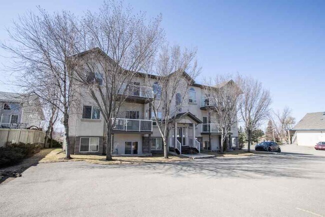 7 Crystal Ridge Cove in Strathmore, AB - Building Photo - Building Photo