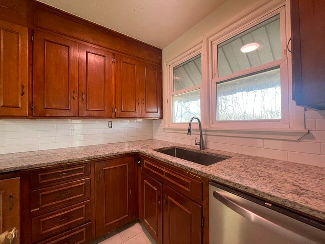 404 N Atlanta St in Owasso, OK - Building Photo - Building Photo