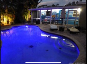 4511 NE 13th Ave in Oakland Park, FL - Building Photo