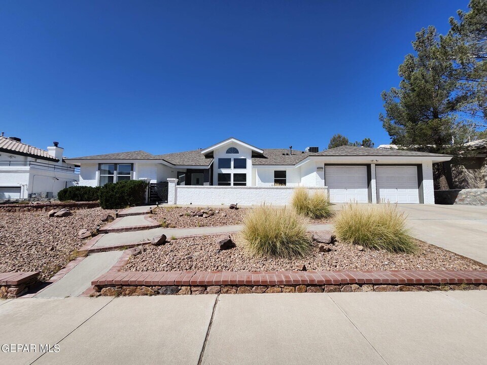 6613 Imperial Ridge Dr in El Paso, TX - Building Photo