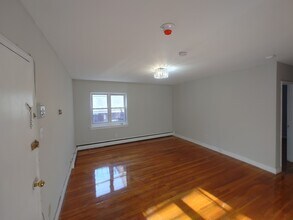 77 Chiswick Rd, Unit 3 in Boston, MA - Building Photo - Building Photo