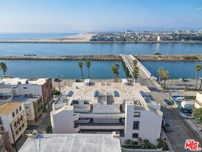 6209 Pacific Ave in Los Angeles, CA - Building Photo - Building Photo