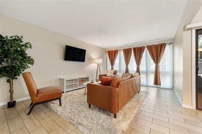 5071 Eaglesmere Dr in Orlando, FL - Building Photo - Building Photo