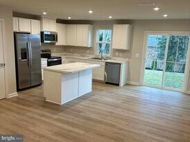 645 Laurelwood Cir in Winchester, VA - Building Photo