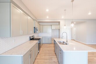 5417 N Government Wy in Coeur d'Alene, ID - Building Photo - Building Photo