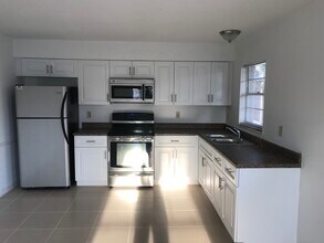 16902 Carmen Ave in Ft. Myers, FL - Building Photo - Building Photo