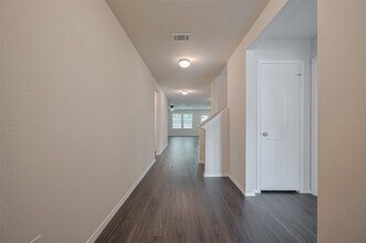 2011 Lost Timbers Dr in Conroe, TX - Building Photo - Building Photo