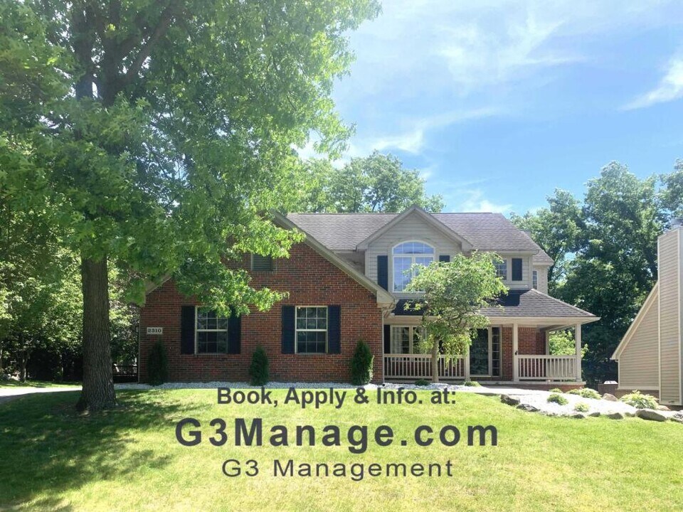 2310 Pleasant Ridge in Howell, MI - Building Photo