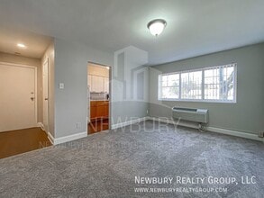 313 San Juan Dr in McKeesport, PA - Building Photo - Building Photo