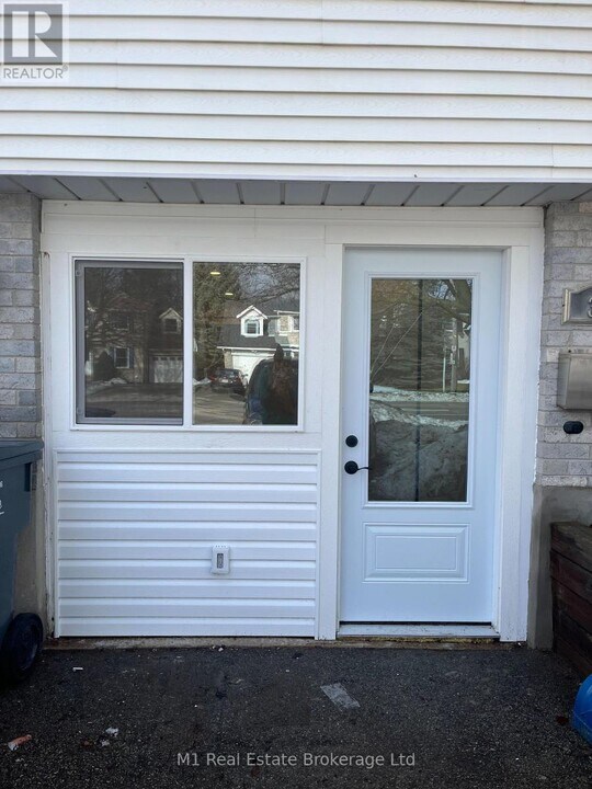 353 Imperial Rd S in Guelph, ON - Building Photo