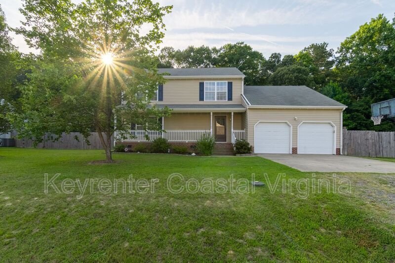 16309 Smithfield Heights Dr in Smithfield, VA - Building Photo