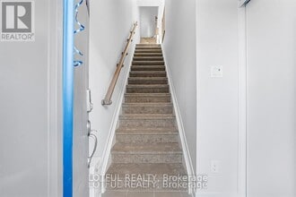 310 Parnian Private in Ottawa, ON - Building Photo - Building Photo