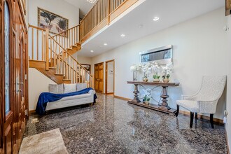 723 Laurie Ln in Orange, CT - Building Photo - Building Photo