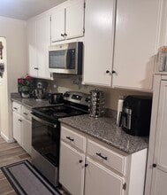 21071 Gary Dr, Unit PRIMARY BEDROOM in Castro Valley, CA - Building Photo - Building Photo