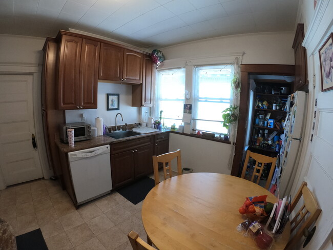348 Faneuil St, Unit 1 in Boston, MA - Building Photo - Building Photo