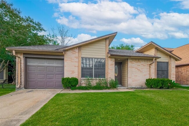 15331 Peachmeadow Ln in Channelview, TX - Building Photo - Building Photo