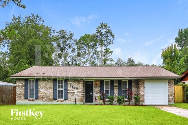 property at 2835 Tanglewood Blvd
