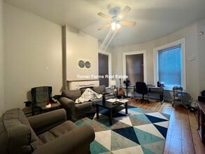 8 Centre St, Unit 1 in Boston, MA - Building Photo - Building Photo