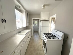 409 W Ellis Ave in Inglewood, CA - Building Photo - Building Photo