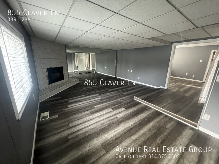 855 Claver Ln in Florissant, MO - Building Photo