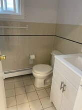 73 Marshall St, Unit 2 in Somerville, MA - Building Photo - Building Photo